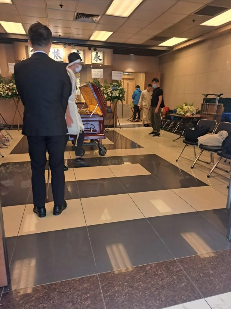 瞻仰遺容