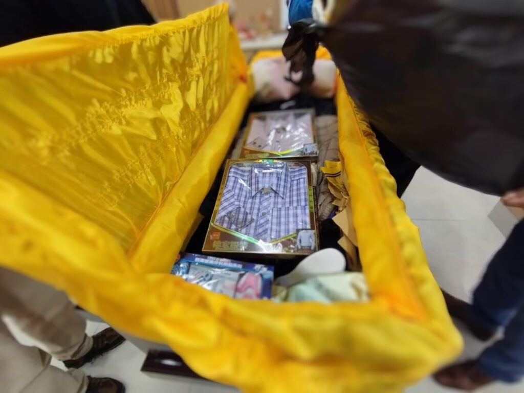 院出棺木裝裱