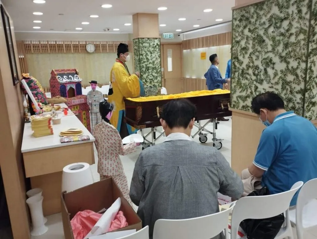 醫院/公眾殮房出殯流程簡介 8 院出瞻仰遺容